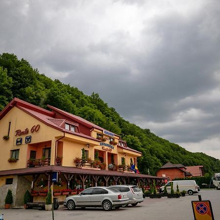 Pensiune Restaurant Route60 Ciucea Eksteriør billede