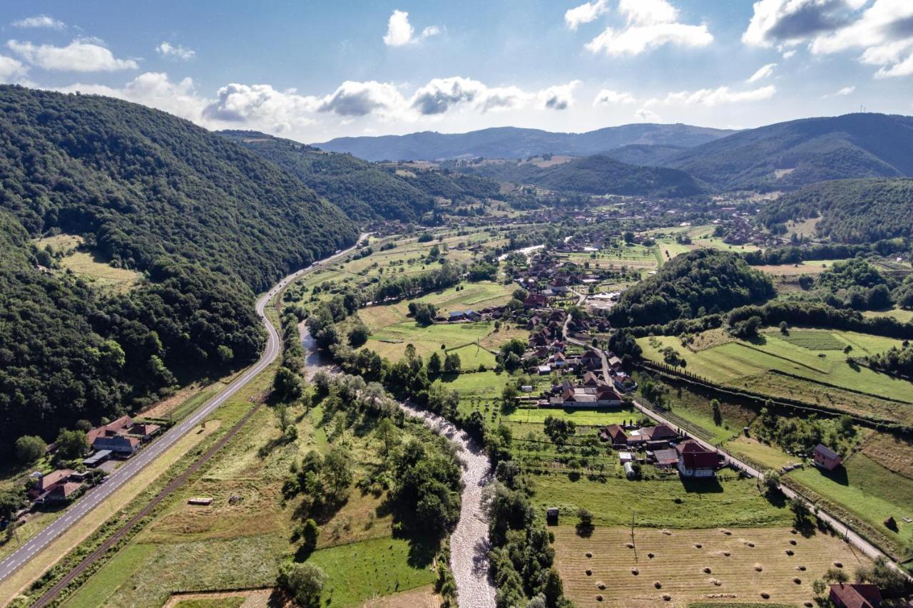 Pensiune Restaurant Route60 Ciucea Eksteriør billede